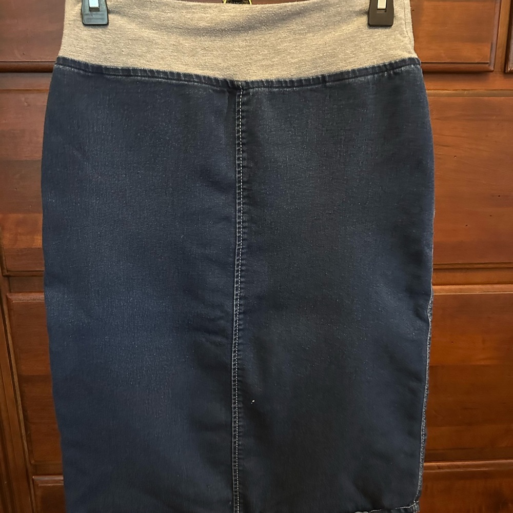 Kosher Casual stretchy denim skirt